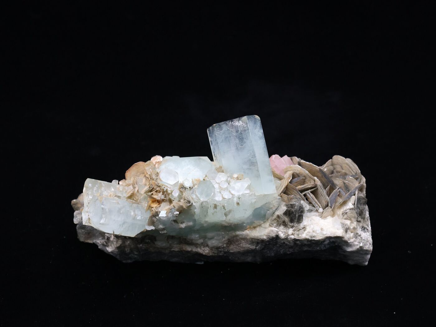 Aquamarine specimen