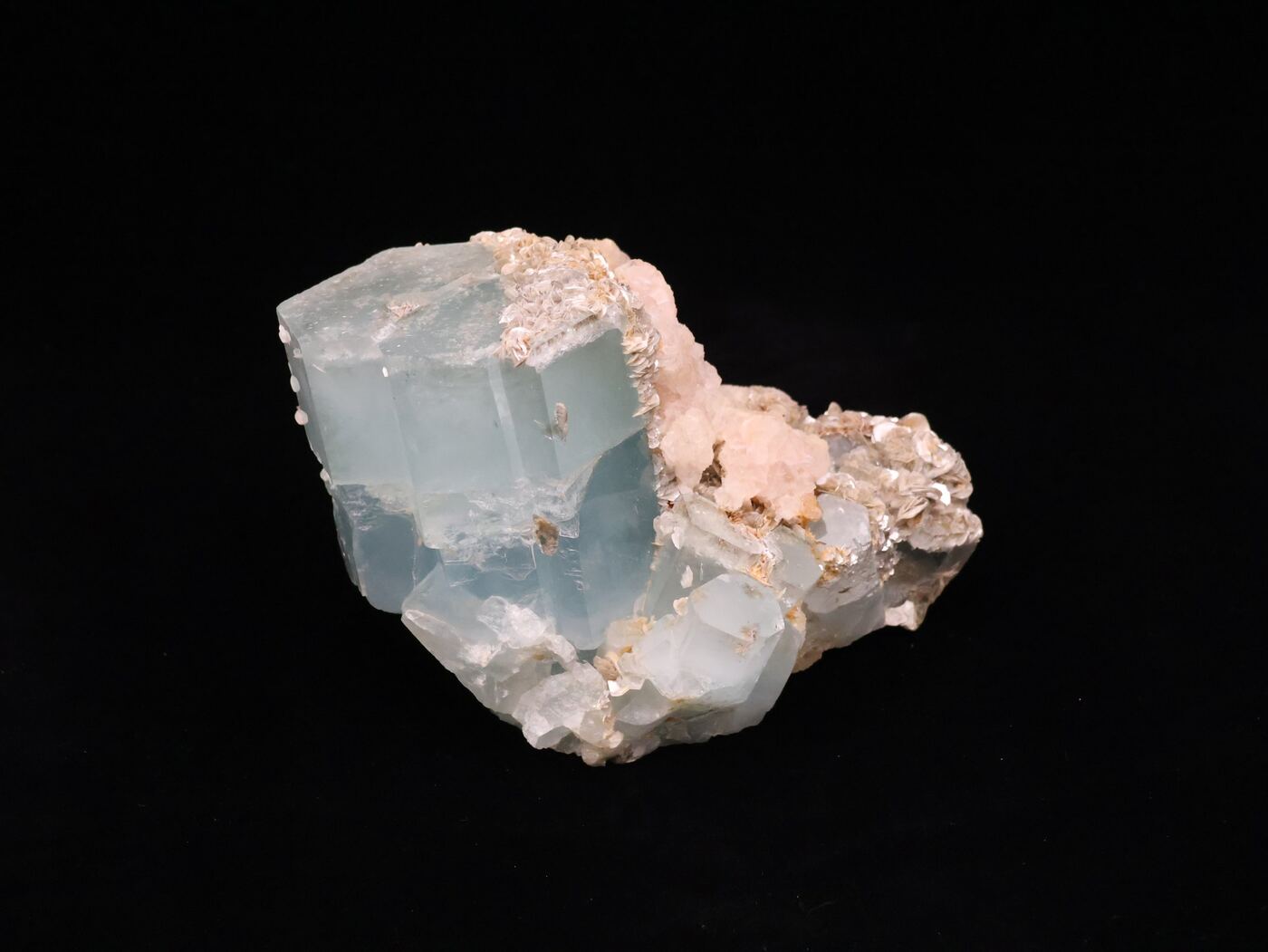 Aquamarine specimen