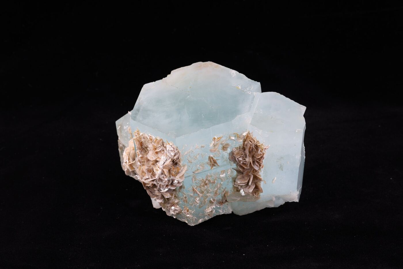 Aquamarine specimen