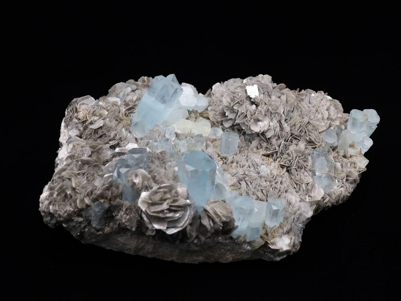 Aquamarine specimen