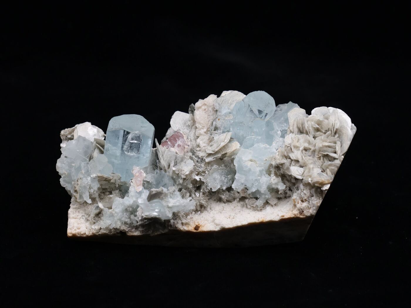 Aquamarine specimen