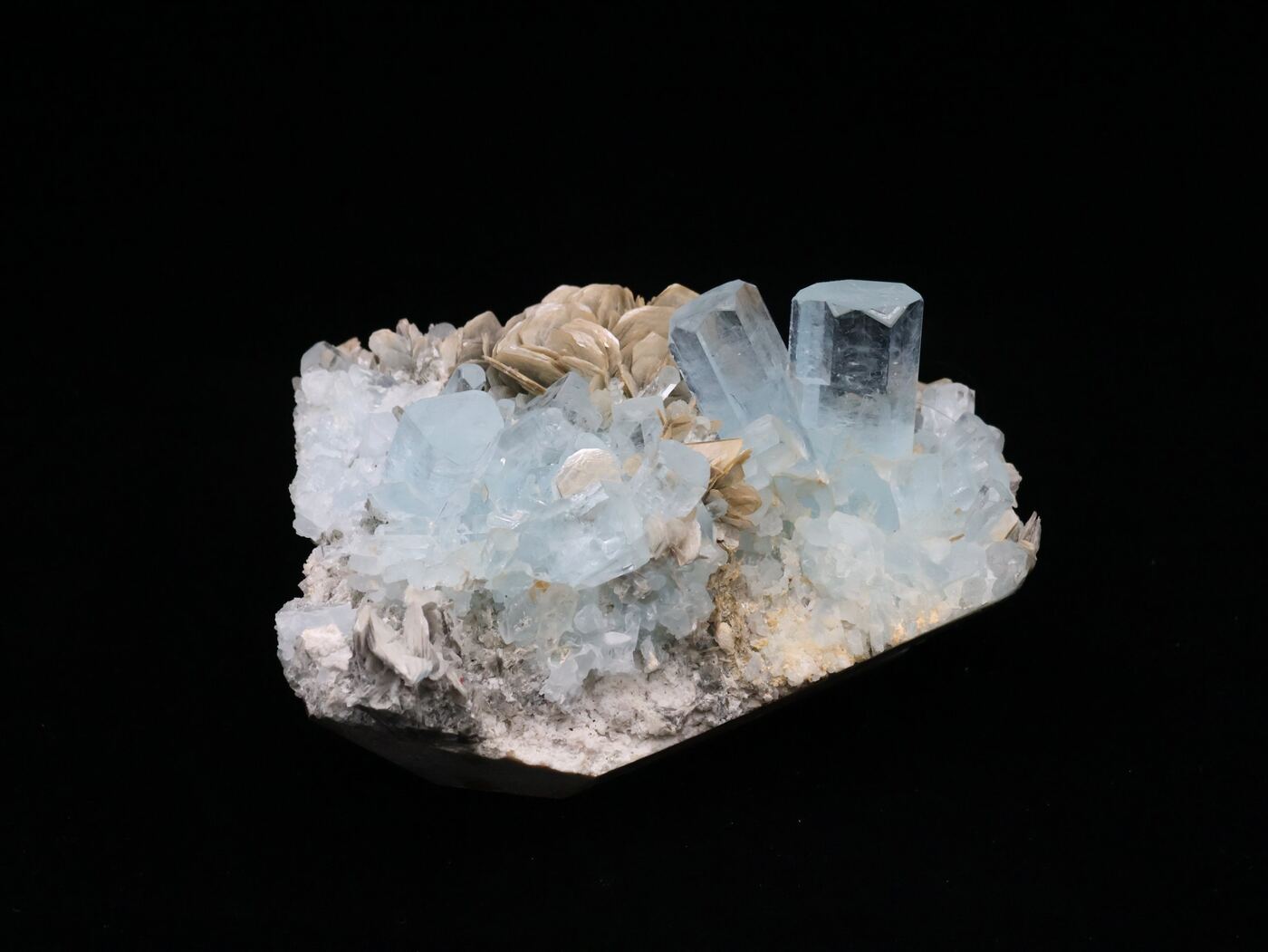 Aquamarine specimen