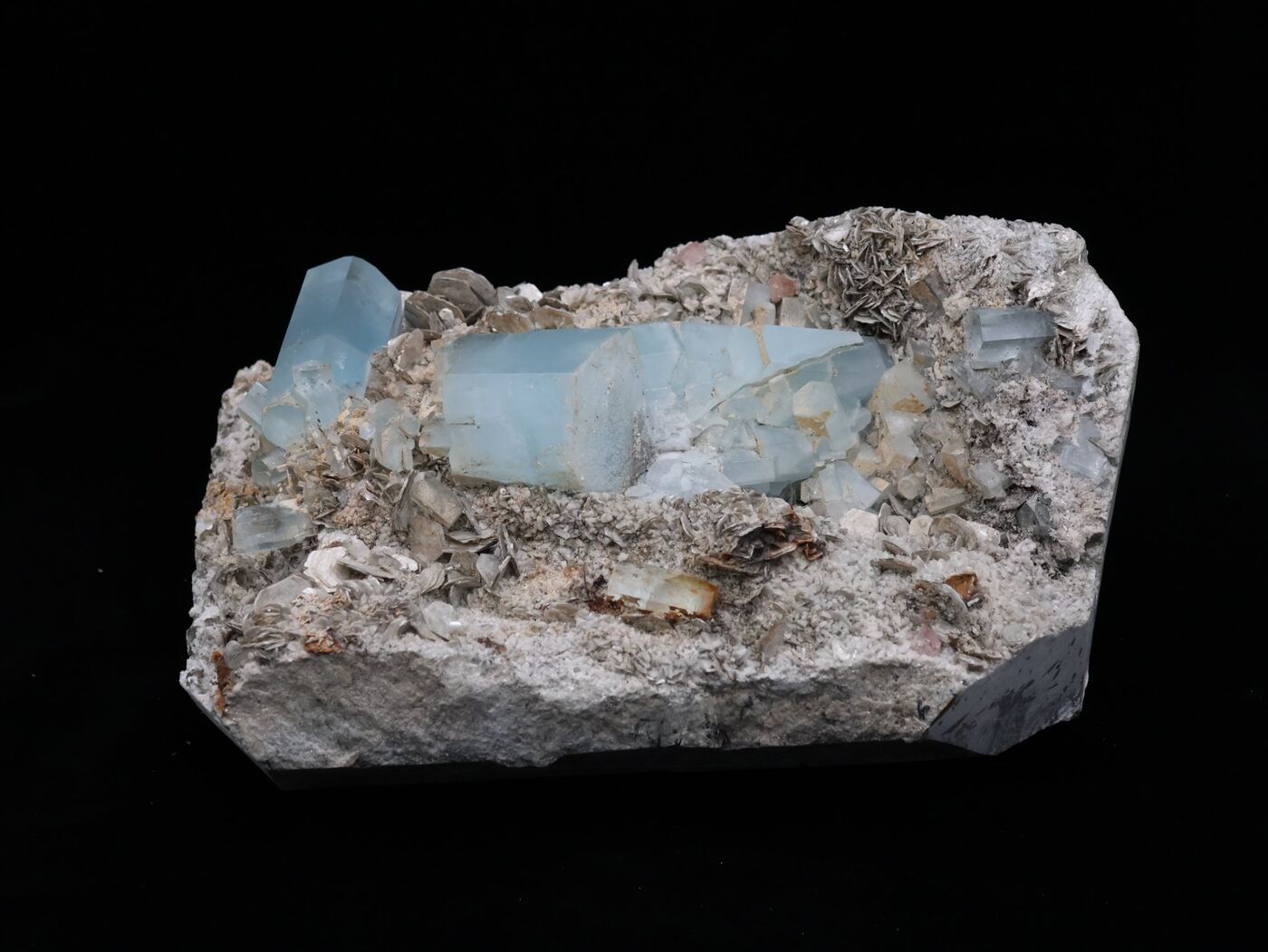 Aquamarine specimen