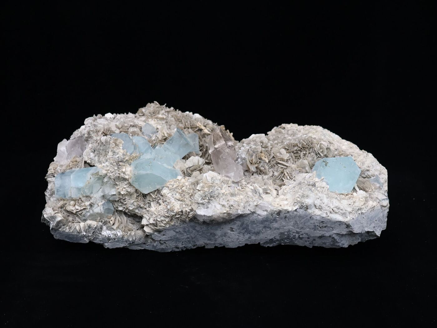 Aquamarine specimen